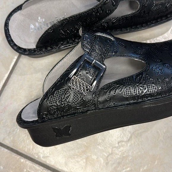 Algeria Hello Doily Mary Jane clog size EU 39/ US9 - Picture 3 of 7